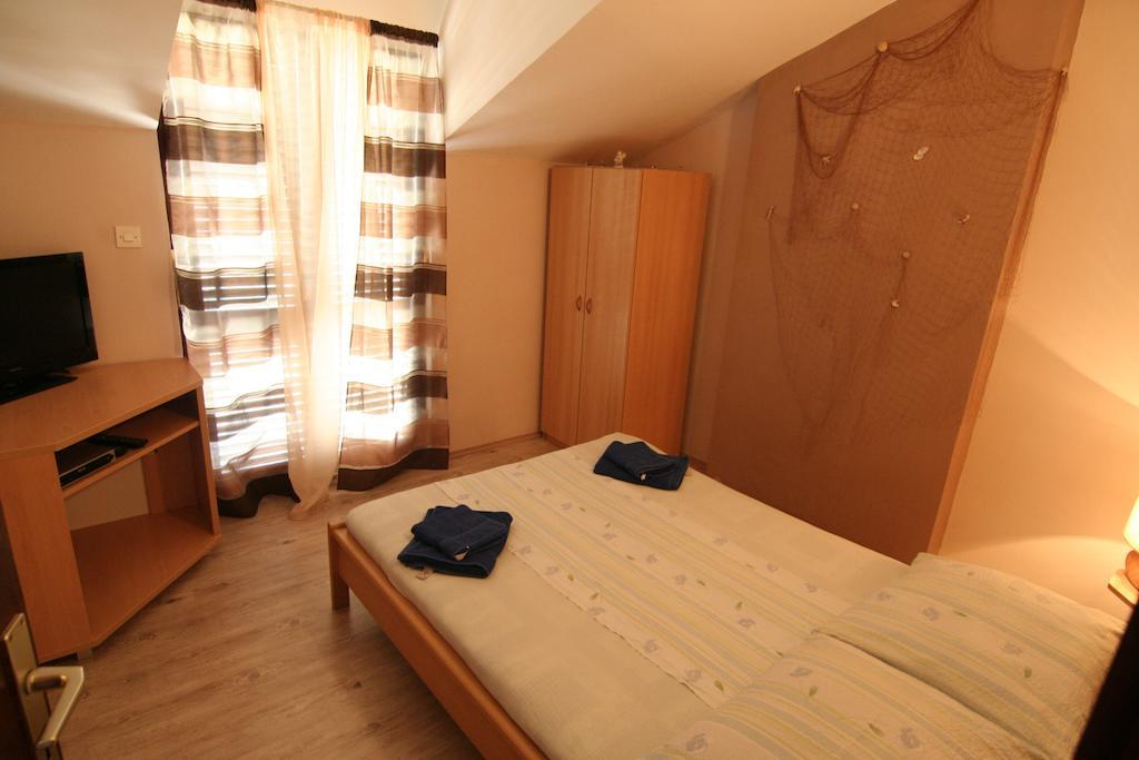 Apartments Marta Trogir Zimmer foto