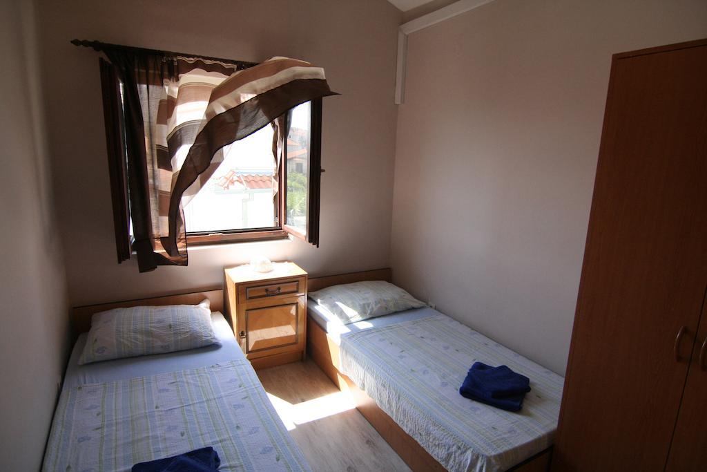 Apartments Marta Trogir Zimmer foto